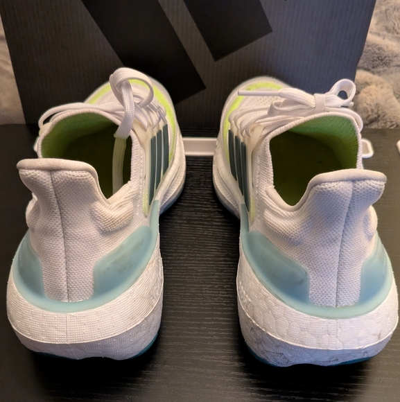 Adidas Ultraboost Light Men's Size 7 - Picture 3 of 6